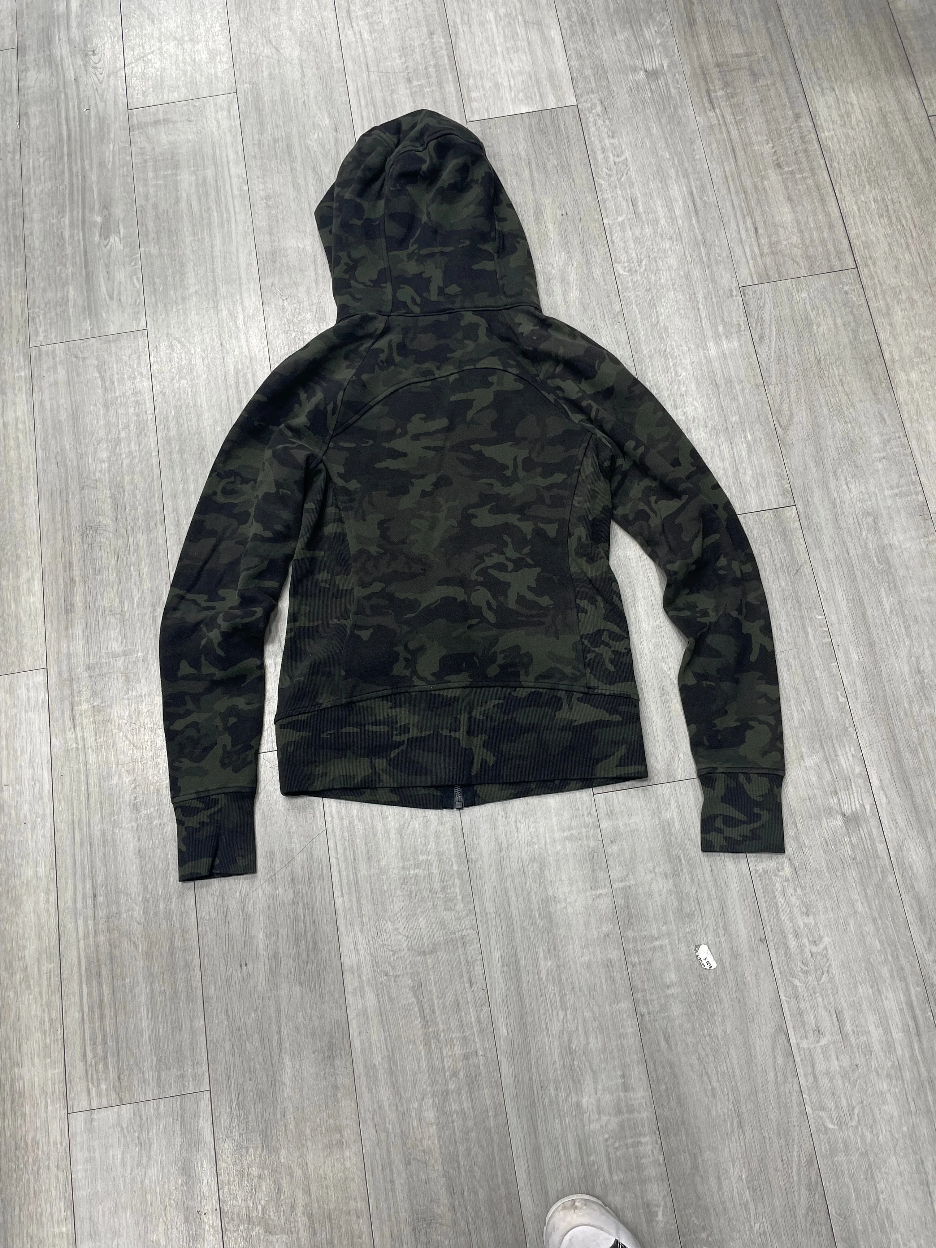 Lulu Lemon Outerwear Size Medium 7355 Camo